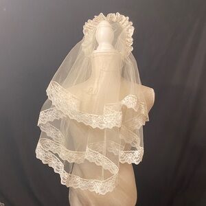 Ivory Lace Bridal Veil with Ruffled Halo